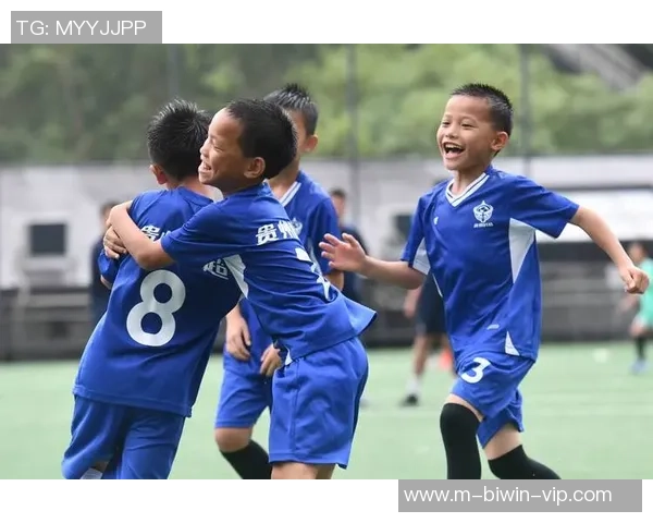 大连安波足球队奋勇拼搏力争佳绩引领地方足球新风潮